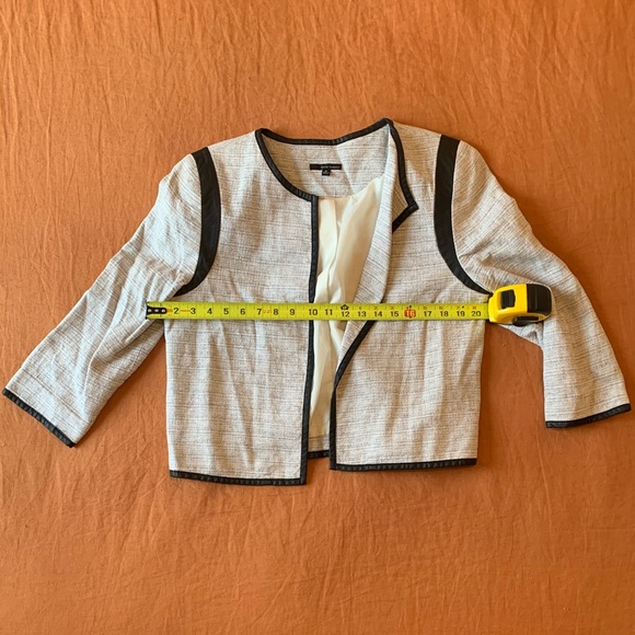 Harvé Benard Black, White, and Grey Blazer, Size 12 - Picture 3 of 5